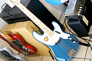 ギターやアンプだけでなく楽器アクセの種類も豊富！